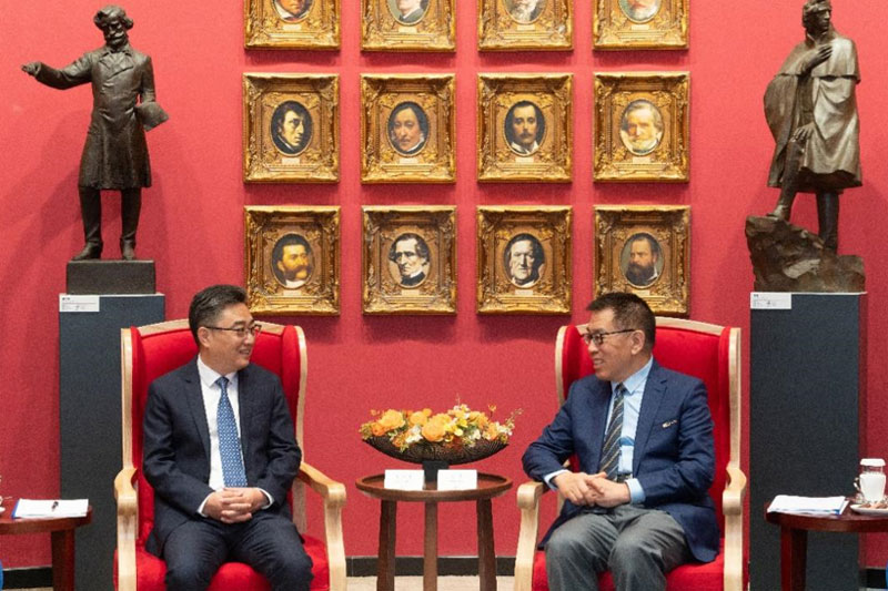 SG Shi Zhongjun Meets with President of the NCPA